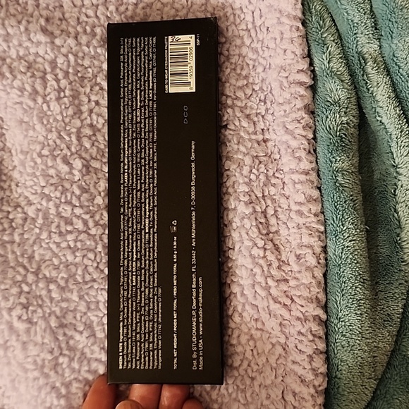 Studio makeup - Picture 2 of 3